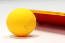 詹皇赛场怒瞪队友！连东契奇都难承受的表情，顿时惹争议