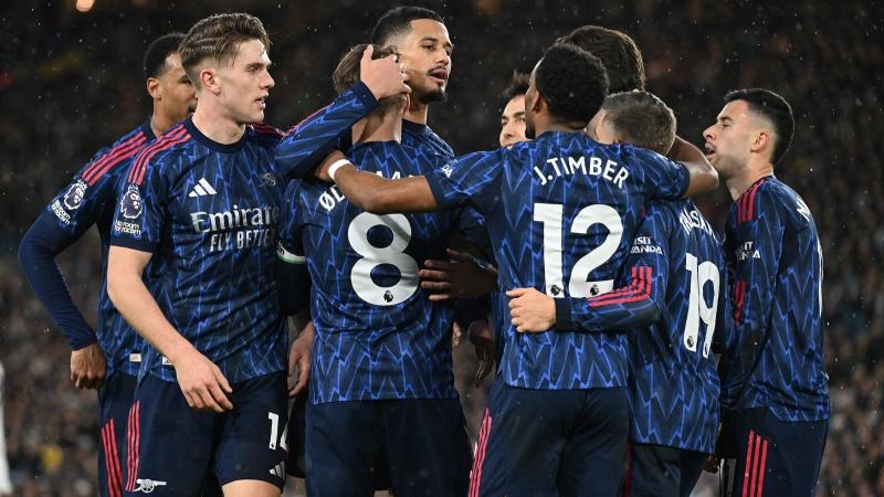 字母30+15+8难救主，唐斯打铁8中2布伦森37分，尼克斯送雄鹿7连败